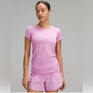 Swiftly Tech Short-Sleeve
Shirt 2.0 Size 4